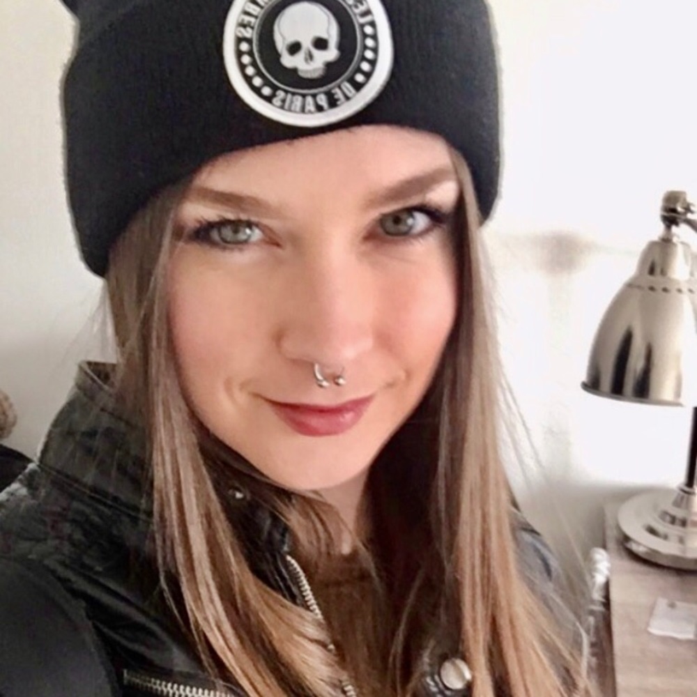 Meet your Posher, Dana